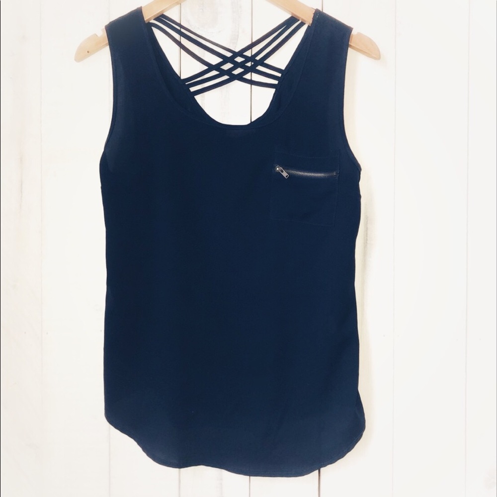 Women’s MINE sleeveless blouse